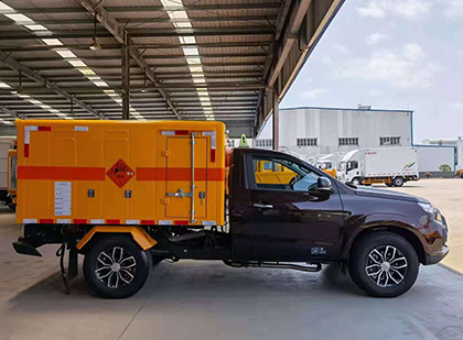 界首爆破器材运输车